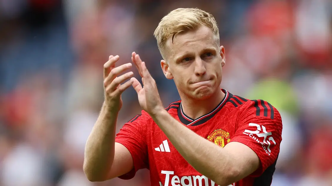 فان دي بيك لاعب مانشستر يونايتد ينضم إلى فرانكفورت على سبيل الإعارة 1 فان دي بيك