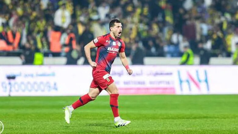 طارق حامد وراكيتيتش في تشكيل مباراة ضمك والشباب بالدوري السعودي