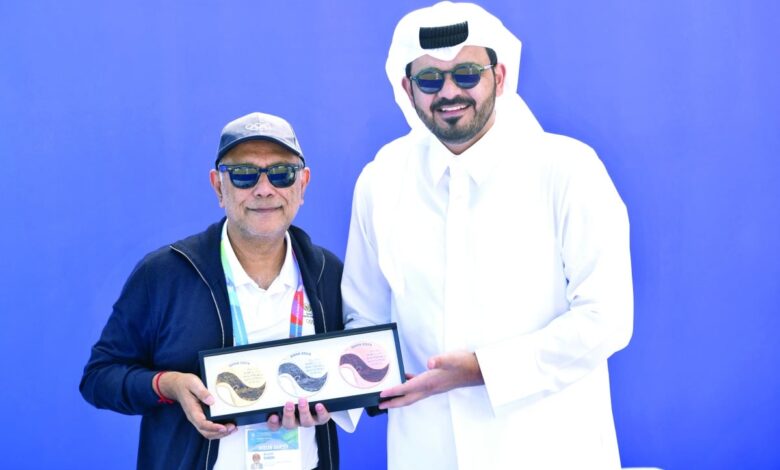 ‫ الشيخ جوعان يحضر منافسات الغطس العالي