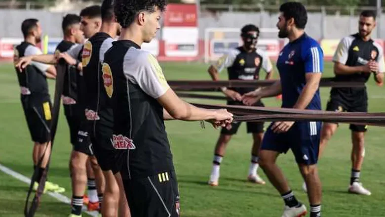 الأهلي يستعيد الثنائي الغائب أمام مازيمبي لمواجهة الإسماعيلي 1 يستعيد الثنائي الغائب أمام مازيمبي لمواجهة الإسماعيلي