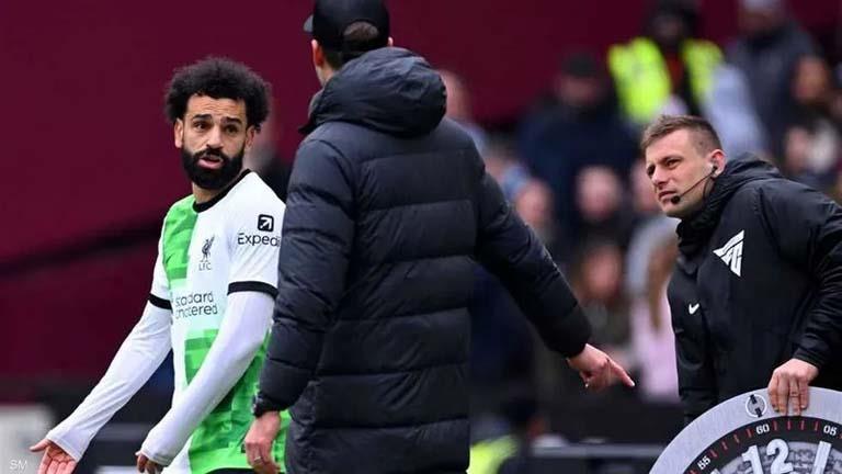 "بعد 7 سنوات؟".. قارئ شفاه يكشف ما قاله محمد صلاح لكلوب في م 1 صحيفة بريطانية تكشف سبب أزمة صلاح وكلوب.. ومستقبل المصري مع ليفربول