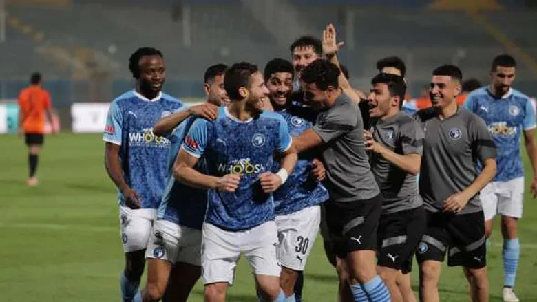 فيستون ماييلي على رأس قائمة بيراميدز لمواجهة إنبي غدًا بدوري NILE 1 ماييلي على رأس قائمة بيراميدز لمواجهة إنبي غدًا بدوري