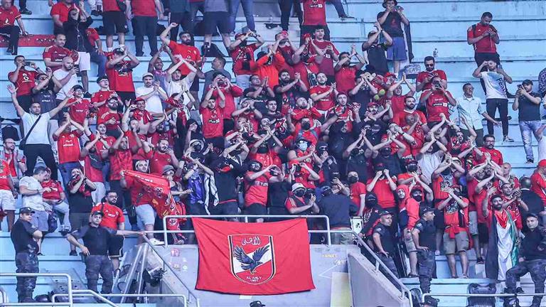 جمهور الأهلي يرفع علم فلسطين في مدرجات مباراة الترجي (صور) 1 جمهور الأهلي يرفع علم فلسطين في مدرجات مباراة الترجي (صور)