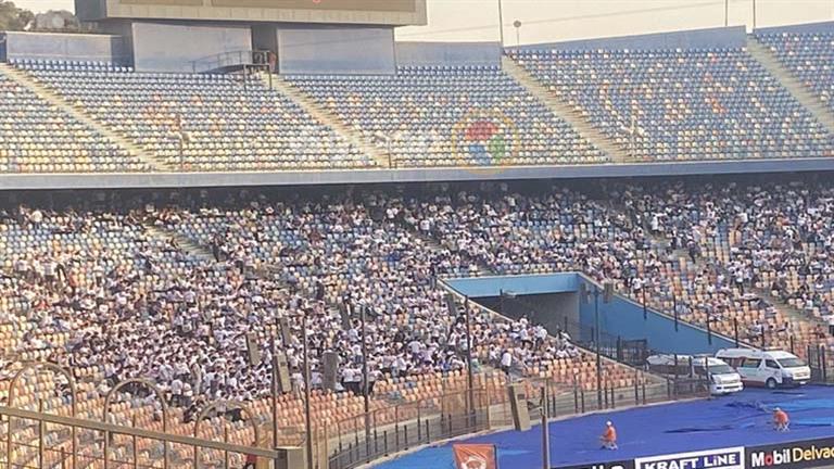 حضور جماهيري قليل قبل مباراة الزمالك والبنك الأهلي في الدوري (صور) 1 حضور جماهيري قليل قبل مباراة الزمالك والبنك الأهلي في الدوري (صور)