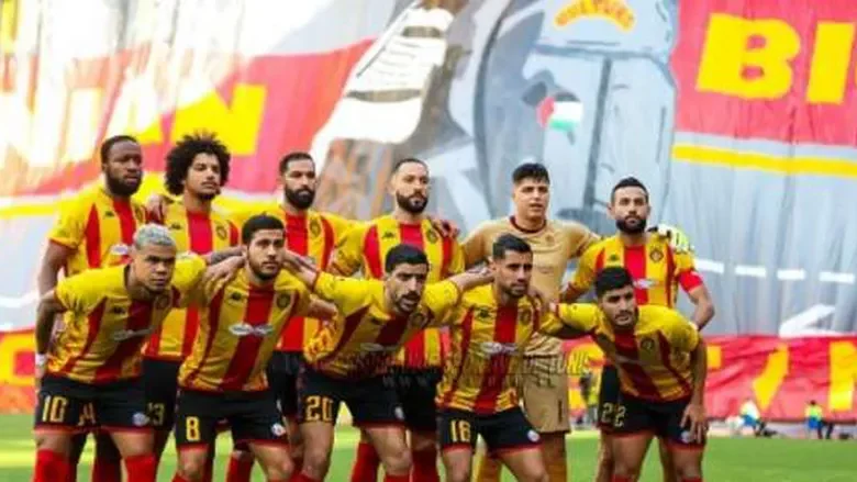 رئيس الأهلي يستقبل بعثة الترجي بمطار القاهرة 1 الأهلي يستقبل بعثة الترجي بمطار القاهرة
