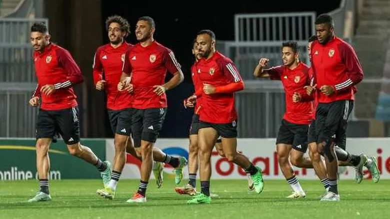 عاجل.. وصول حافلة الأهلي استاد رادس لمواجهة الترجي في نهائي إفريقيا 1 وصول حافلة الأهلي استاد رادس لمواجهة الترجي في نهائي
