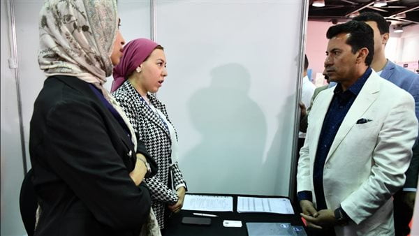 وزير الرياضة يفتتح ملتقي توظيف الشباب بمشاركة كبري شركات القطاع الخاص 1 وزير الرياضة يفتتح