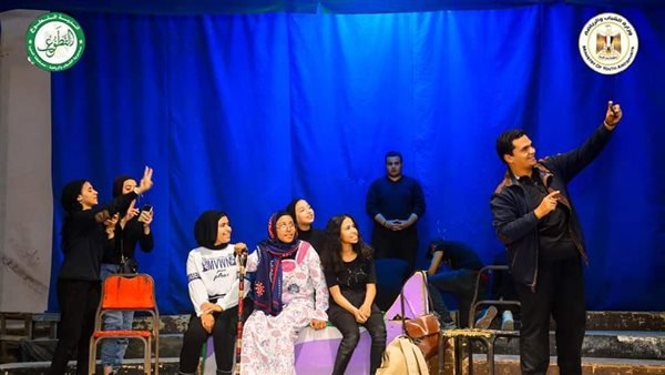 وزير الشباب يهنئ فريق "مبادرة مسرح البرشا" لفوزهم بجائزة العين الذهبية بمهرجان كان 1 فريق مبادرة مسرح