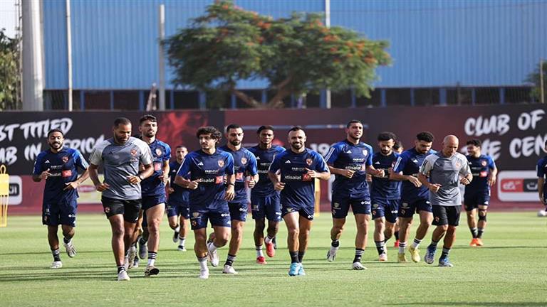 "بينهم 4 مصابين".. غياب 10 لاعبين عن الأهلي أمام الداخلية با 1 "بينهم 4 مصابين".. غياب 10 لاعبين عن الأهلي أمام الداخلية با
