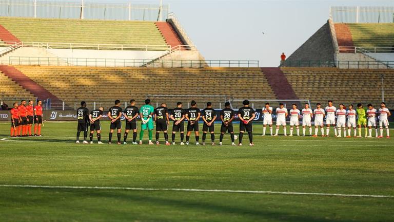 لاعبو الزمالك وفاركو يقفون دقيقة حداد على علاء العطار ومشجعتي الأهلي 1 لاعبو الزمالك وفاركو يقفون دقيقة حداد على علاء العطار ومشجعتي الأهلي