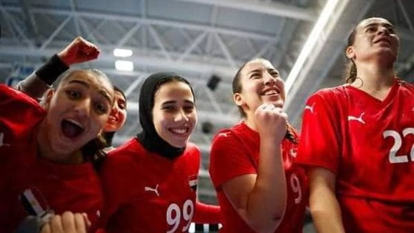 وزير الرياضة يهنئ سيدات اليد بالفوز الثاني علي التوالي في بطولة العالم بمقدونيا 1 وزير الرياضة يهنئ