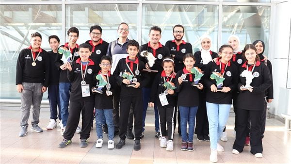 وزير الرياضة يهنئ منتخب الشطرنج بعد حصولهم علي بطولة أفريقيا للناشئين 1 منتخب الشطرنج للناشئين