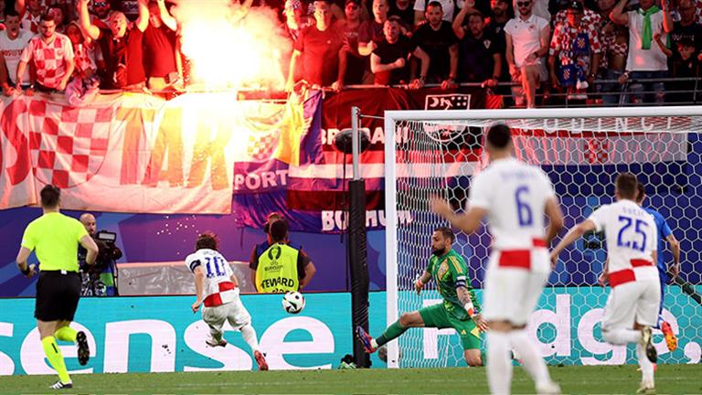 يورو 2024.. مودريتش يحقق رقما قياسيا تاريخيا في مباراة كرواتيا وإيطاليا 1 يورو 2024.. مودريتش يحقق رقما قياسيا تاريخيا في مباراة كرواتيا وإيطاليا
