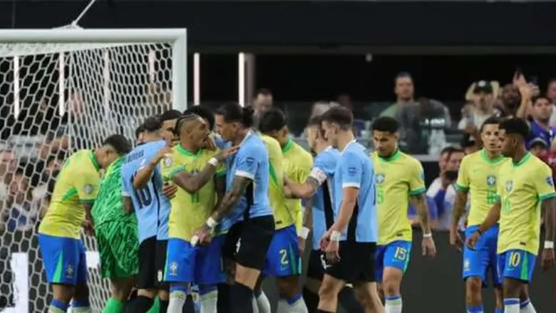 فينيسيوس يعتذر لجماهير البرازيل بعد وداع كوبا أمريكا 1 يعتذر لجماهير البرازيل بعد وداع كوبا أمريكا