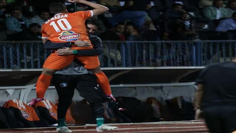 "كل اللي غلط هيتحاسب".. شريف إكرامي يوجه رسالة إلى رمضان صبح 1 "كل اللي غلط هيتحاسب".. شريف إكرامي يوجه رسالة إلى رمضان صبح