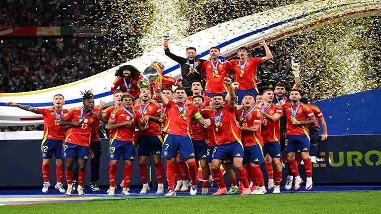 ملف رياضة مصراوي.. إسبانيا تتوج بأمم أوروبا 2024.. تعادل منتخب مصر.. والحالة الصحية للاعبي سيراميكا كليوباترا 1 ملف رياضة مصراوي.. إسبانيا تتوج بأمم أوروبا 2024.. تعادل منتخب مصر.. والحالة الصحية للاعبي سيراميكا كليوباترا