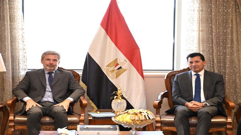 وزير الرياضة يستقبل السفير الإيطالي لهذا السبب 1 وزير الرياضة يستقبل السفير الإيطالي لهذا السبب