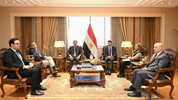 وزير الشباب والرياضة يستقبل السفير الإيطالي بالقاهرة لتعزيز أطر التعاون المشترك 1 وزير الشباب والرياضة