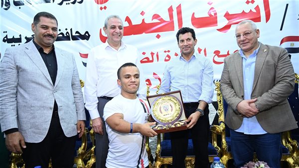 بمبلغ "١٢"مليون.. وزير الرياضة ومحافظ الغربية يفتتحان ملاعب بمدينتي بسيون والمحلة الكبري 1 زيارة وزير الرياضة