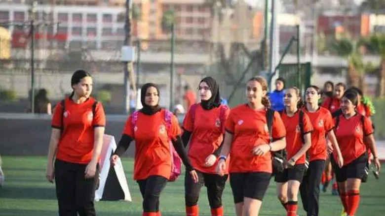 قمة نارية بين الأهلي والزمالك في افتتاح دوري الكرة النسائية.. الموعد والقناة الناقلة 1 نارية بين الأهلي والزمالك في افتتاح دوري الكرة النسائية