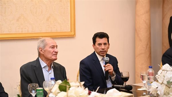 وزير الشباب والرياضة يشهد حفل تكريم أبطال العالم لبطولة اليد للكراسي المتحركة 1 وزير الرياضة