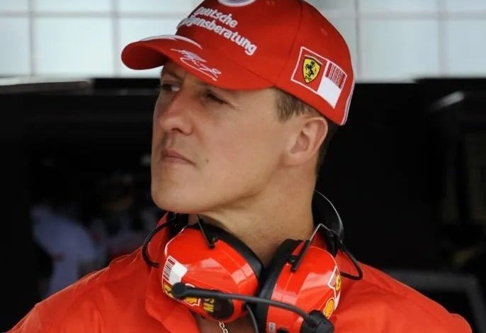 بطل الفورمولا 1 7 مرات أول ظهور علني لمايكل