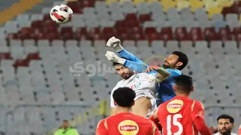 "حضن مطارات".. تعليق ساخر من رضا عبدالعال على لقطة الشناوي و