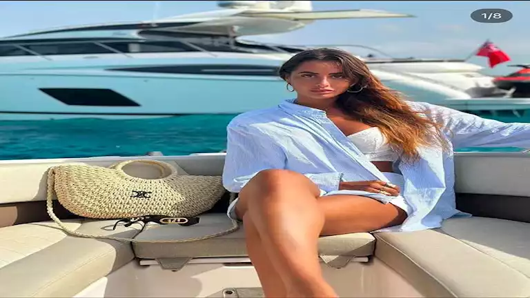 25 صورة وحقيقة علاقة أشرف بن شرقي بعارضة أزياء فرنسية