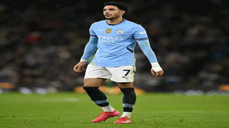 حكم مباراة مانشستر سيتي يغلق تعليقات منشور بسبب مرموش.. ما القصة؟