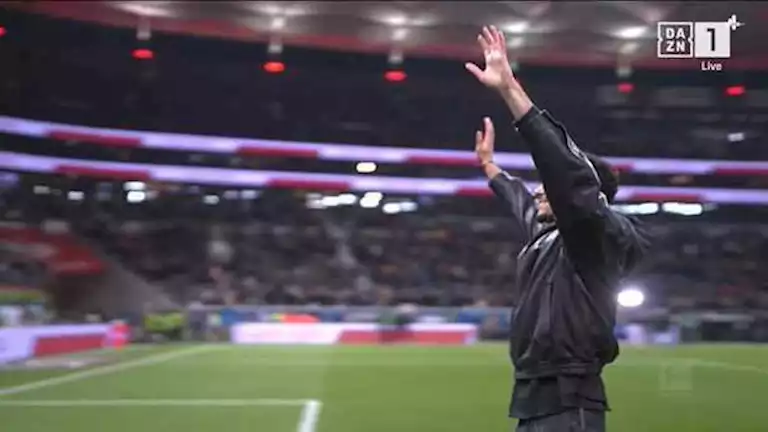 صورة طريفة تجمع بين عمر مرموش وممثل مصر