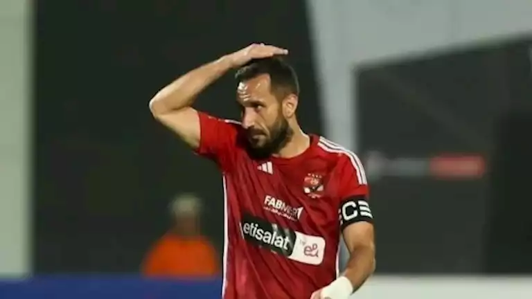 هل يصبح علي معلول الأجنبي الثالث في دفاع الأهلي؟ 1 هل يصبح علي معلول الأجنبي الثالث في دفاع الأهلي؟