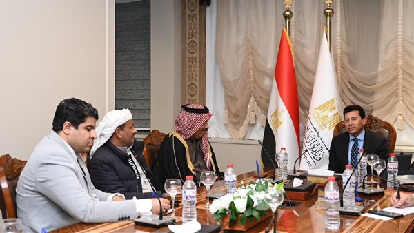 وزير الرياضة يلتقي