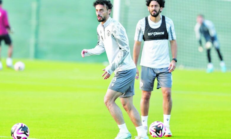 بطولة السوبر القطري الاماراتي بعثة القطراوي تغادر إلى الإمارات