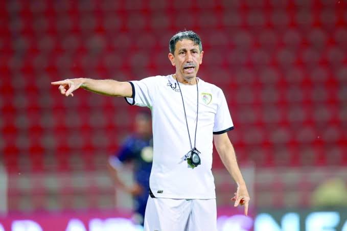 مدرب المنتخب العماني يشيد بالصعود للنهائي ومدرب السعودية يعرب