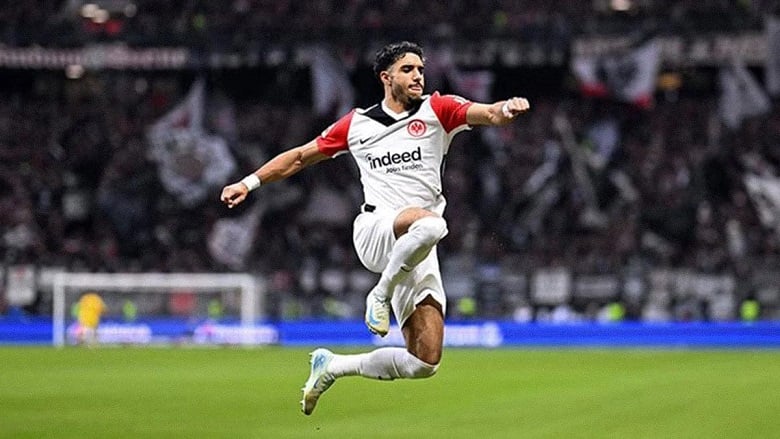 مرموش يصل إلى إنجلترا للانضمام إلى مانشستر سيتي