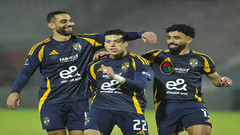الأهلي يتقدم بثلاثية على مودرن سبورت في الشوط الأول 1 الأهلي يتقدم بثلاثية على مودرن سبورت في الشوط الأول
