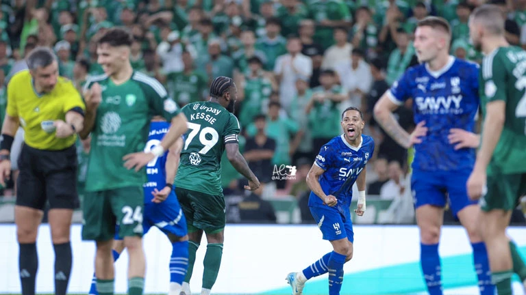 الهلال يقترب من التعاقد مع نجم الدوري الإنجليزي في صفقة قياسية 1 الهلال يقترب من التعاقد مع نجم الدوري الإنجليزي في صفقة قياسية