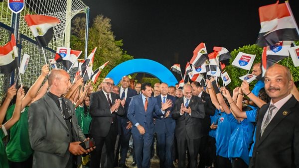 وزير الرياضة ومحافظ القاهرة يفتتحان 9 ملاعب بنادي الزهور مدينة نصر 1 وزير الرياضة ومحافظ