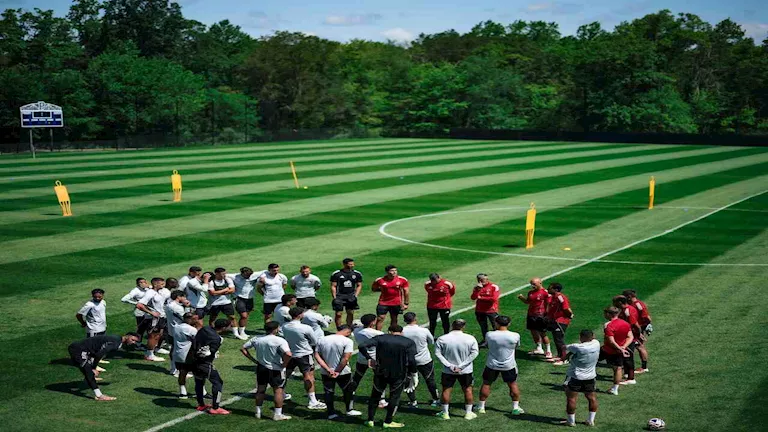 صدمة للنادي الأهلي قبل مواجهة بورتو البرتغالي في كأس العالم للأندية 1 صدمة للنادي الأهلي قبل مواجهة بورتو البرتغالي في كأس العالم للأندية