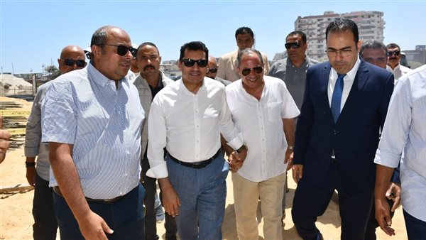 وزير الرياضة يتفقد مشروع استاد بورسعيد الجديد بحضور المحافظ 1 وزير الرياضة يتفقد