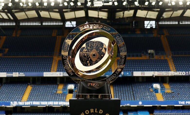 بينهم حكم قطري 5 عرب من أصل 35 حكما