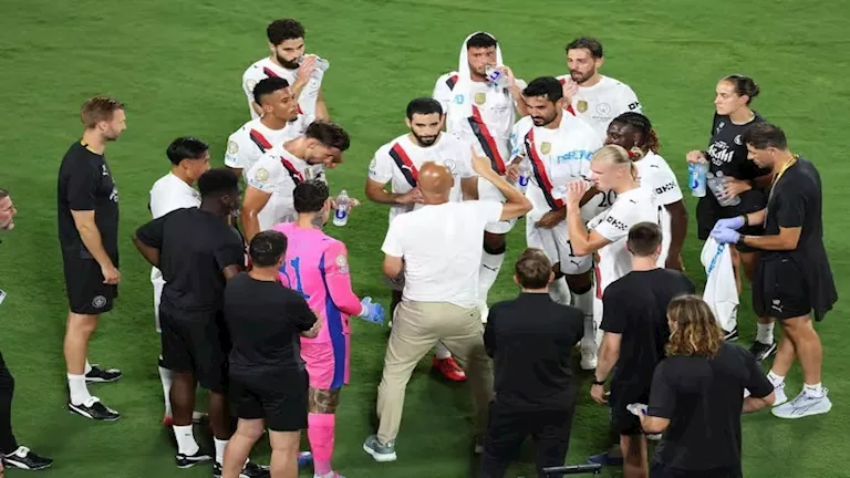 حكم دولي سابق يكشف مفاجأة بشأن هدف السيتي الأول في مرمى الهلال السعودي 1 حكم دولي سابق يكشف مفاجأة بشأن هدف السيتي الأول في مرمى الهلال السعودي