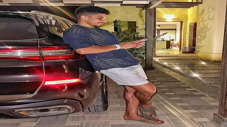 ظهور نجم الزمالك السابق مع سيارته (صور) 1 ظهور نجم الزمالك السابق مع سيارته (صور)
