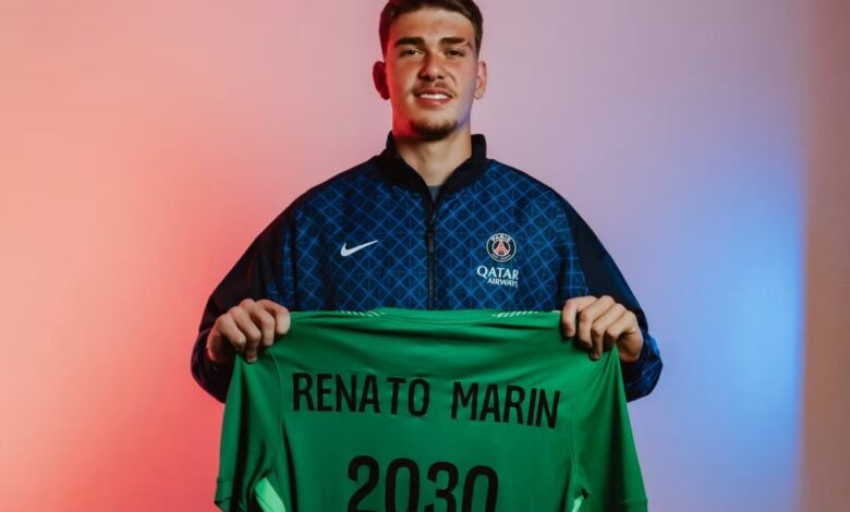 ‫ باريس سان جيرمان يتعاقد مع حارس المرمى الإيطالي ريناتو