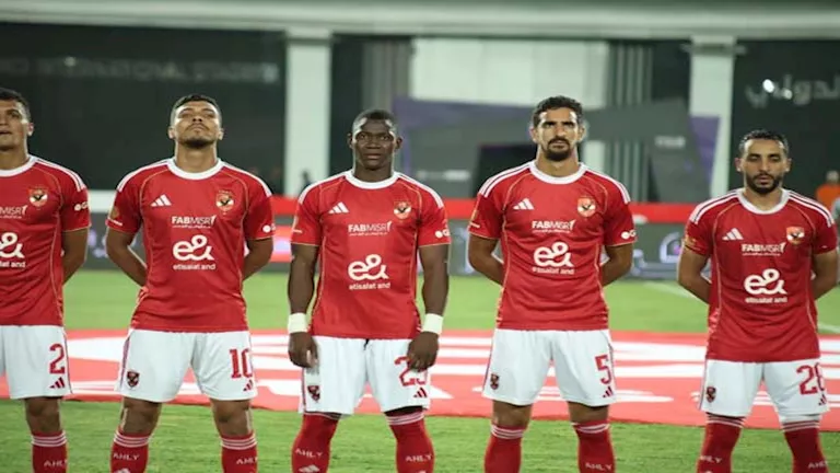 الأهلى ينهى الشوط الأول متقدماً على فاركو بثنائية 1 الأهلى ينهى الشوط الأول متقدماً على فاركو بثنائية