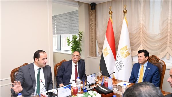 وزير الرياضة ومحافظ بورسعيد يتابعان معدلات تنفيذ استاد المصري 1 وزير الرياضة ومحافظ