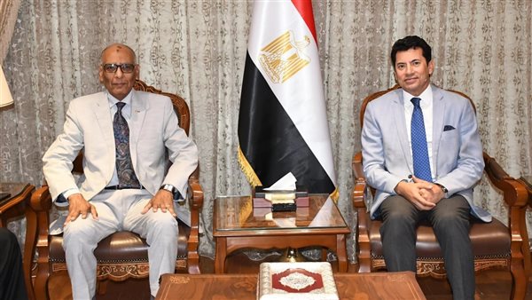 وزير الرياضة يلتقي رئيس اتحاد الهوكي لبحث مستجدات تنظيم البطولة الأفريقية 1 وزير الرياضة يلتقي