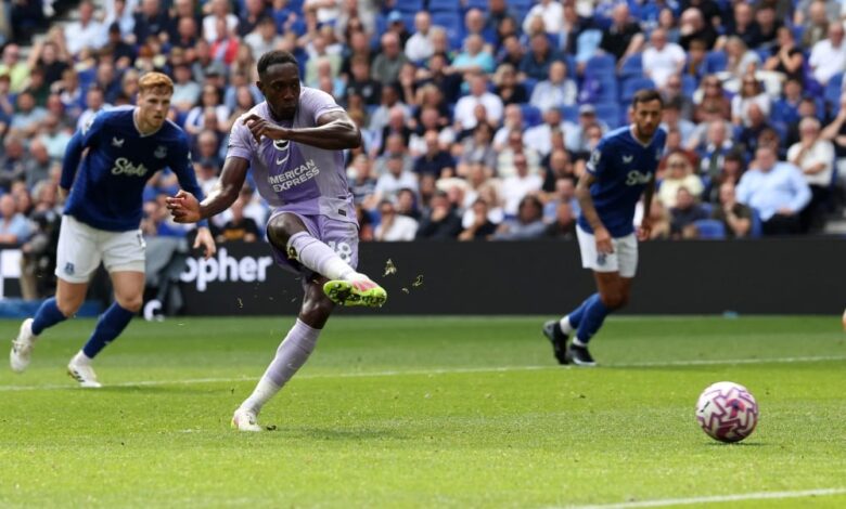 ‫ إيفرتون يفوز على برايتون بهدفين في افتتاح ملعبه الجديد