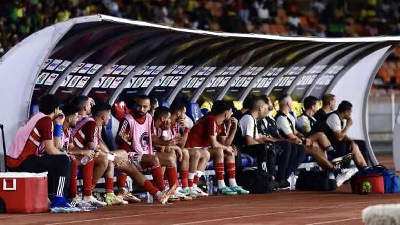 9 لاعبين على دكة بدلاء الأهلي أمام الاتحاد.. واستبعاد لاعب وحيد 1 9 لاعبين على دكة بدلاء الأهلي أمام الاتحاد واستبعاد لاعب