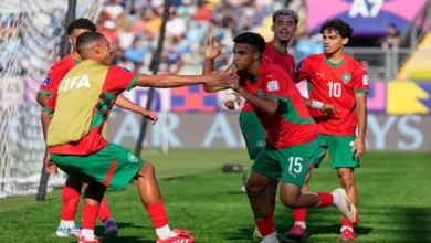 أول من استخدم "البطاقة الخضراء" يدير لقاء المغرب وفرنسا... ما القصة؟